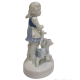 Фарфоровая статуэтка "Девочка с мандалиной и ягнятами".